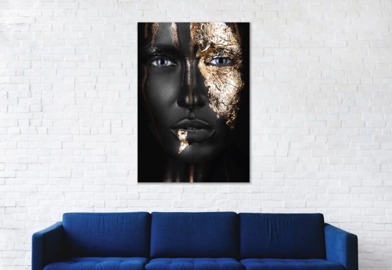 Dark skinned woman with gold make-up - vrouw met goud – plexiglas – aluminium – canvas - Afbeelding 2