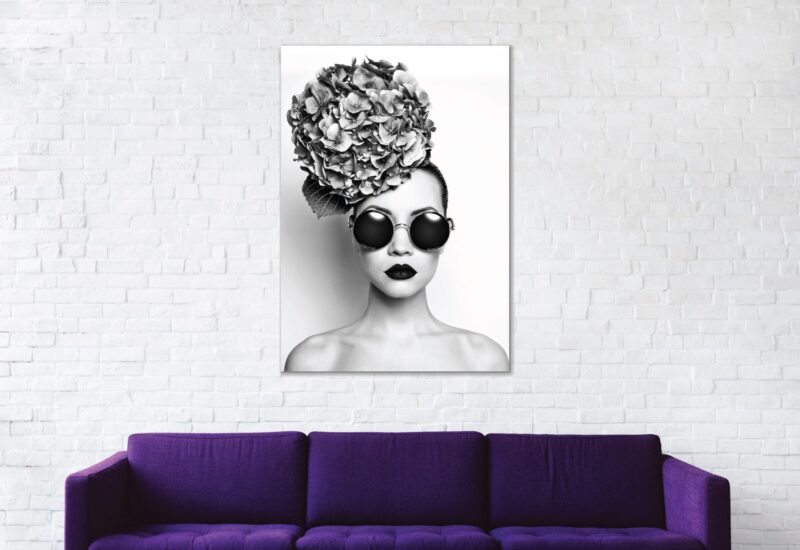 Woman with hortensia – plexiglas – aluminium – canvas - Afbeelding 2