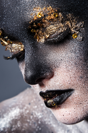 Beautiful artistic make-up - vrouw met make-up – plexiglas – aluminium – canvas