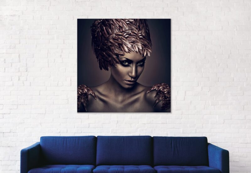 Woman with hat of feathers – plexiglas – aluminium – canvas - Afbeelding 2