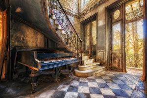 The Abandoned hall with piano – plexiglas – aluminium – canvas